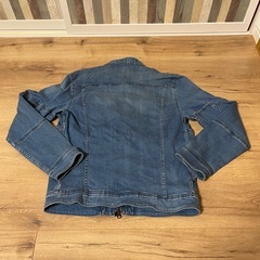 デニムジャケットの画像