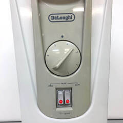 ss7977　デロンギ オイルヒーター 081321TEC ホワイト 8枚フィン 1300W 3～9畳 DeLonghi キャスター付 ヒーター 暖房 白 ダイヤル式タイマー ストーブ 静か クリーン オイルヒーター 中古の画像