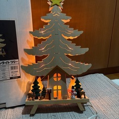 木製デコレーションライトツリーの画像