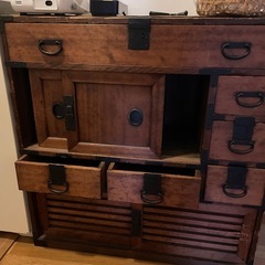小ぶりな時代箪笥
の画像