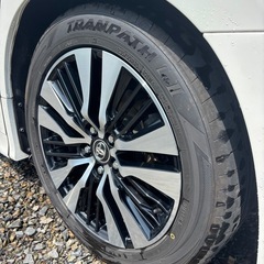 トヨタ　アルベル30 バリ溝タイヤ付き純正ホイール　18インチの画像