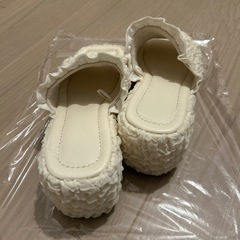 【美品】フフリル付きサンダル(gu商品)の画像