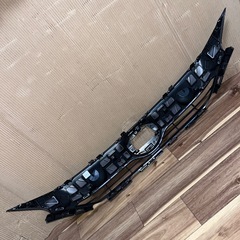 TOYOTA トヨタ MXUA85 80系 ハリアー 前期 純正 フロントグリル ラジエーターグリル 53114-48120 / 53101-48B61の画像