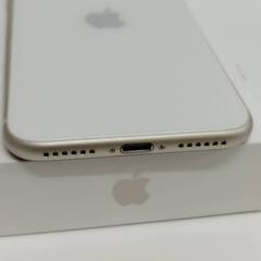 【良品】iPhone SE 第3世代/SIMフリー/A2782/64GB〈MMYD3J/A〉の画像