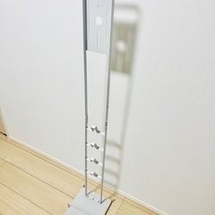 ダイソン　スタンド　ツールかけ付　壁に傷がつかないの画像