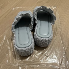 【新品・未使用】フリル付きサンダル(gu商品)の画像