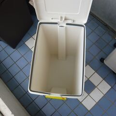 ID：676350　ゴミ箱の画像