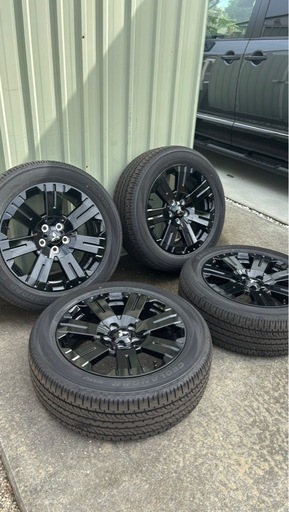 デリカd5 シャモニー　タイヤホイールセット