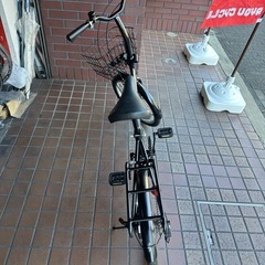 20インチ　外装6段変速　カゴ　キャリア付き折り畳み自転車　ブラックの画像
