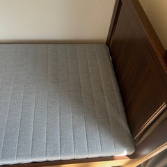 美品✨SONGESAND ベッドフレーム&マットレスセットの画像