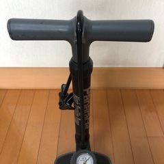 自転車と空気入れ
の画像