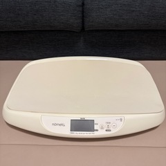 タニタベビースケール+授乳クッションの画像