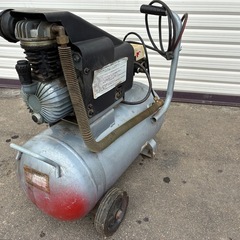 エアーコンプレッサー　25L タンク　AC100Vの画像