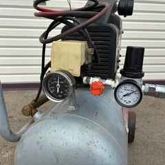 エアーコンプレッサー　25L タンク　AC100Vの画像
