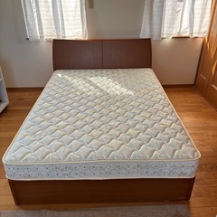 ダブルベッド　収納付の画像