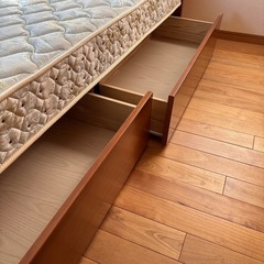 ダブルベッド　収納付の画像