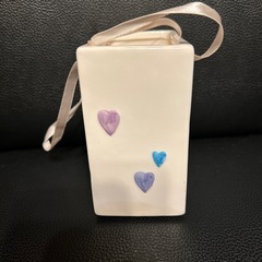 手描き風陶器　小物入れ　花瓶の画像