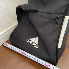 adidas ボストンバッグの画像