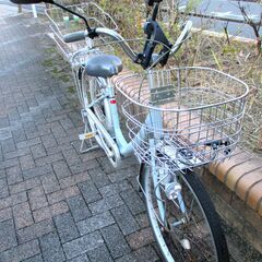 中古自転車 ALUMINUM FRAME ママチャリ 自転車 24インチ LEDライト ライトブルー 現状品 通勤 通学 近所のお出掛けなどにの画像
