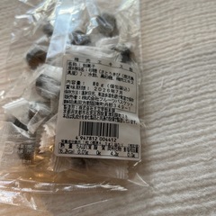 紅茶とお菓子のセットの画像