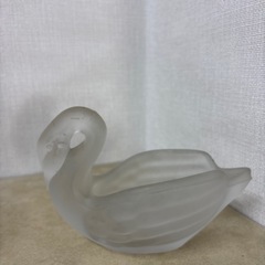 スワンの置物2セットの画像