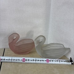 スワンの置物2セットの画像