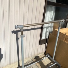 ［引取り限定］ ０円　押入れ収納2段タンス　ハンガー　ミキサー　電子レンジ　ジャンクまとめて引取りの画像