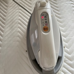 Panasonicコードレススチームアイロンの画像