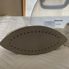 Panasonicコードレススチームアイロンの画像
