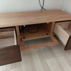 30日に引き取れる方限定。テレビ台の画像