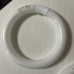 蛍光灯　30型28wが2本、20型18wが1本の画像