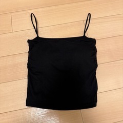 nugu ブラトップ　ボリュームパッドサイドシャーリングキャミソールクロップドトップの画像
