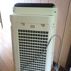 シャープ　プラズマクラスター　加湿空気清浄機　KC-D50-W　新品フィルタ付きの画像