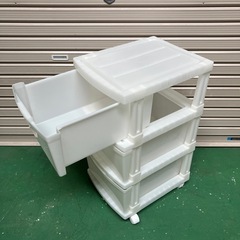 3段引き出しチェストの画像