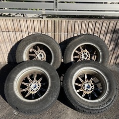 中古スタッドレスタイヤホイール付4本の画像