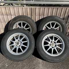 中古スタッドレスタイヤホイール付4本の画像
