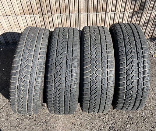 【受付終了】
215/65R16中古スタッドレスタイヤホイール付4本