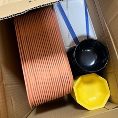 お盆､食器プラスティックまとめての画像