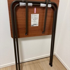折りたたみテーブルの画像