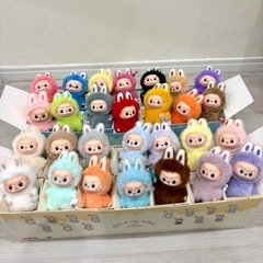 イニシャルラブブ　ミニラブブ　ポップマートの画像