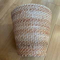 ラタン　ダストボックスの画像