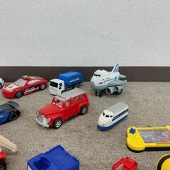 在庫のこりまとめで1セット！ ★限定入荷★  掘り出し物！ミニカー ミニ飛行機 チョロQタイプ など まとめの画像