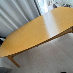 折りたたみテーブルの画像