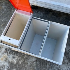 中古　ゴミ箱　3つまとめて　キャスター付きの画像