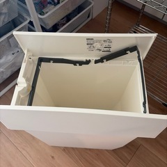 45L ゴミ箱　リス　ペダル式　両開きの画像