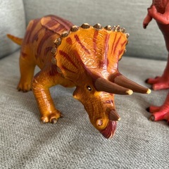 恐竜フィギュアの画像