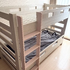2段ベッドの画像