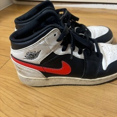 Nike スニーカー 37.5の画像