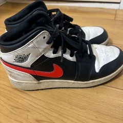 Nike スニーカー 37.5の画像