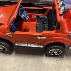 子供向けの電動乗用カー　フォード「レンジャー」をモデルにした 「中古品」　前進後退簡易動作確認済みの画像